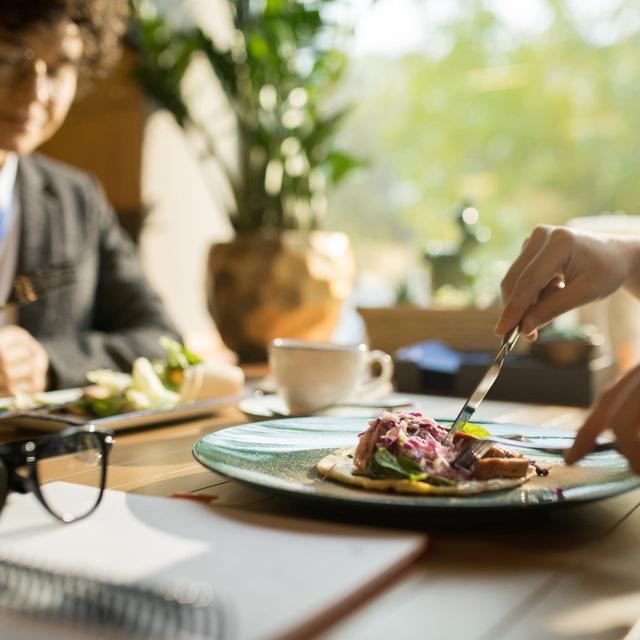 827: Life of a Restaurant Critic with Bill Addison and Wini Moranville - podcast episode cover