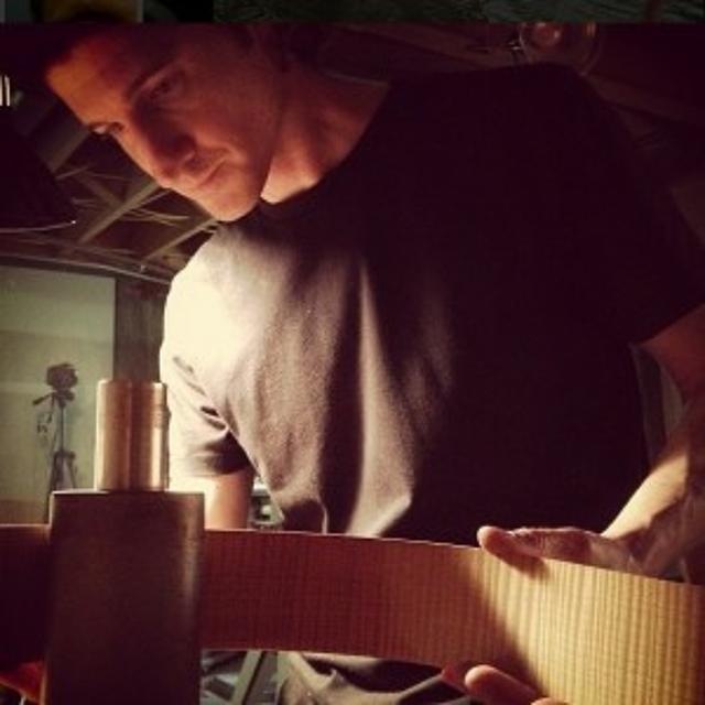 24: Tom Bills: Guitar Maker - podcast episode cover