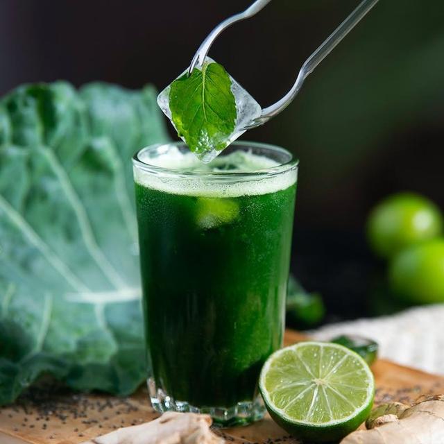 588: Why Green Juice is Your New Best Friend - podcast episode cover