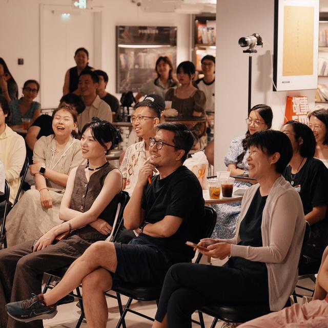 E809. 从柬埔寨来中国，我才发现这里的「佣人」可以上桌吃饭 - podcast episode cover