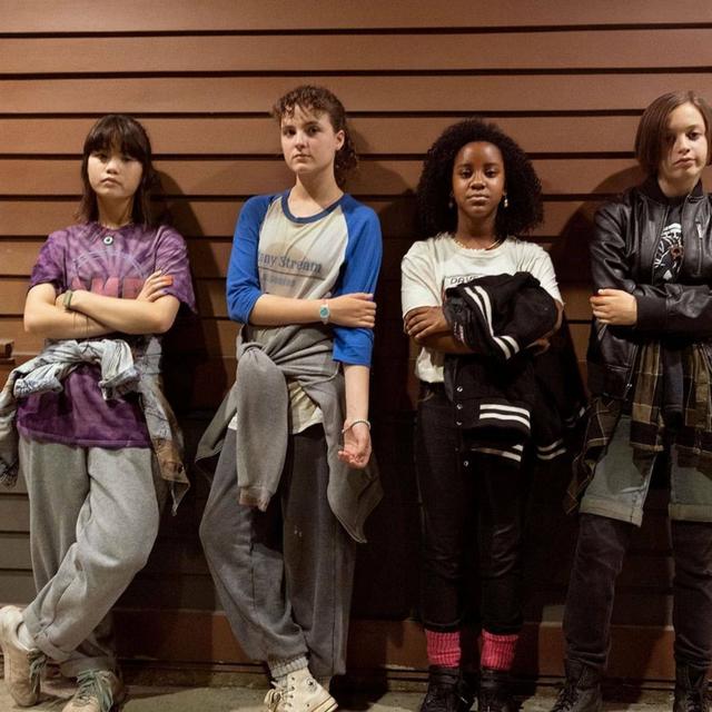 Episode 738: Paper Girls - S1E4 & S1E5 - podcast episode cover