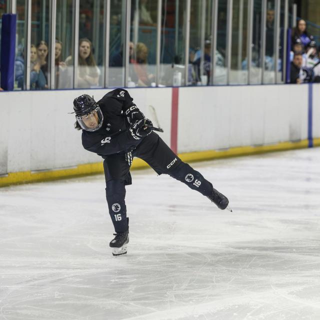 Yami on ice: Up the Greyhounds! (Not those ones) - podcast episode cover