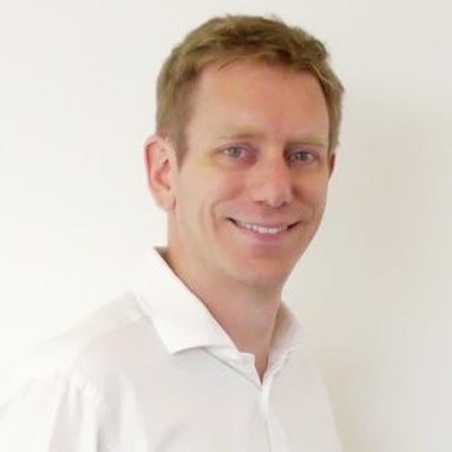 864: Advancing Beyond Your Comfort Zone | Steven Mitchell, CFO, Redgate Software - podcast episode cover