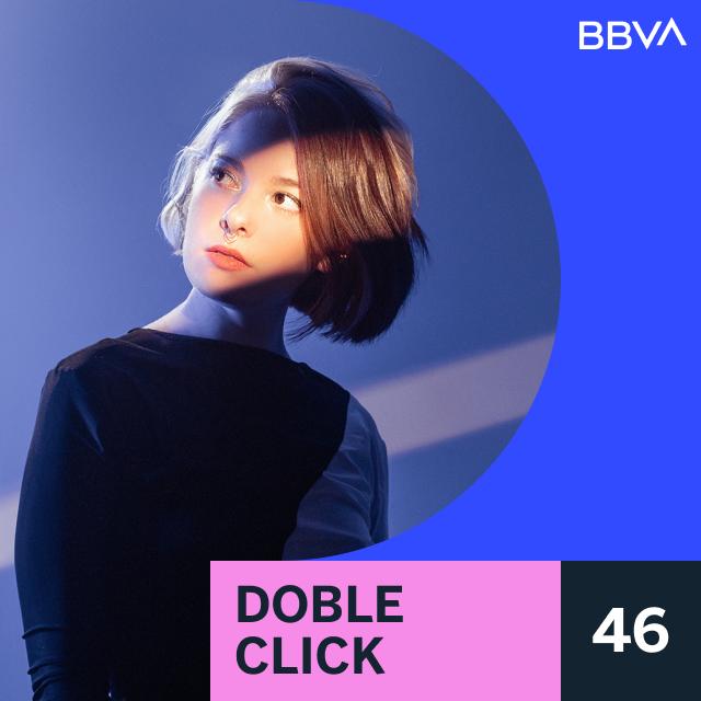 Doble click con Gabriela Salinas: Diseñando en un mundo acelerado - podcast episode cover