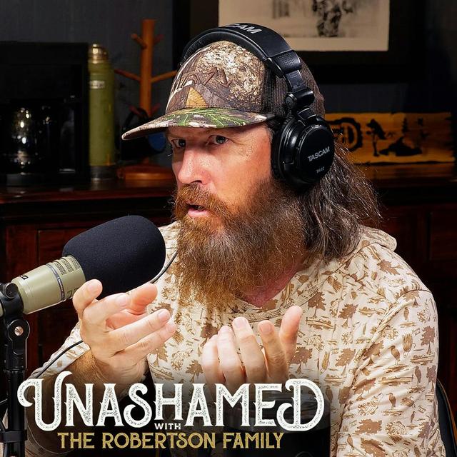 Ep 1112 | Jase Clobbers the Church Trend That Goes Against Everything the Bible Says - podcast episode cover