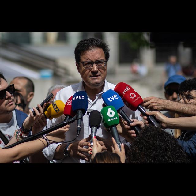 Tertulia: En el Gobierno y en el PSOE tratan de desmarcarse de Leire Díez y Aldama - podcast episode cover
