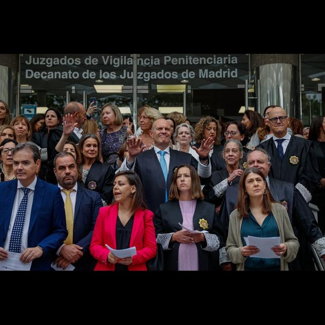 Jueces y fiscales convocan un paro simbólico contra la reforma de la carrera judicial: "Hasta aquí hemos llegado" - podcast episode cover