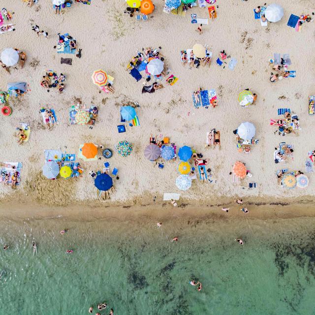 Digitale Hotels, Corona im Sommer, Pandemien als Stresstest für die Gesellschaft, Künstliche Zunge - podcast episode cover
