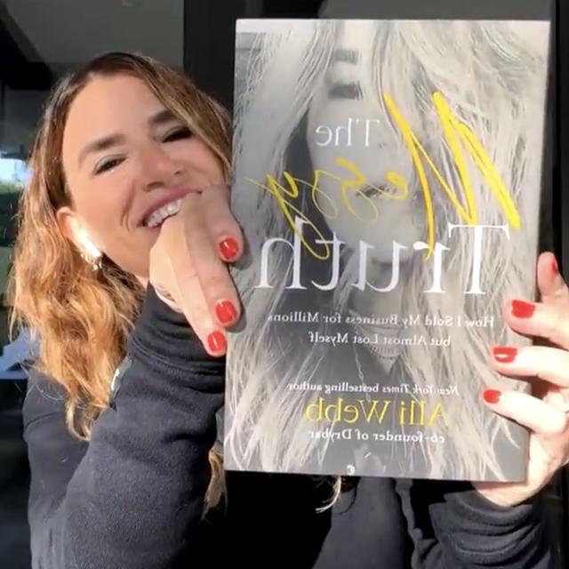 578: Diving Into The "Messy Truth" with Business Mogul and Author Alli Webb - podcast episode cover