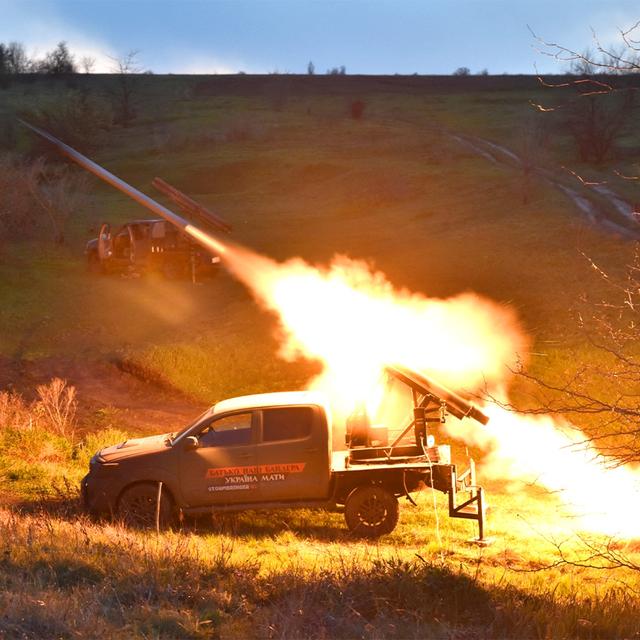 Ukraine's allies back long-range missile strikes on Russia & Trump calls Putin 'absolutely crazy' - podcast episode cover