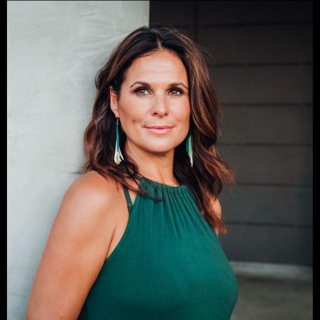 Overcoming the battles we face and the lies we tell ourselves, with Christine Jewell, executive coach author of "Drop the Armor" - podcast episode cover