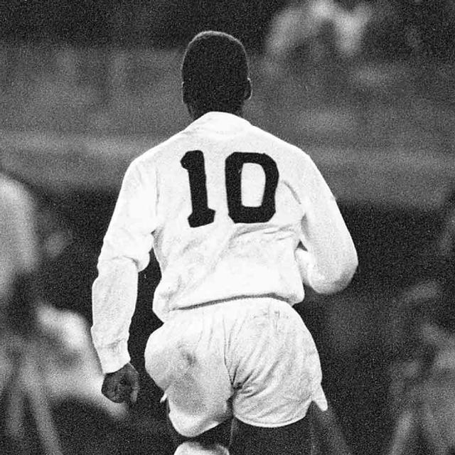 Soccer's Sinatra: Pele in Dalymount Park - podcast episode cover