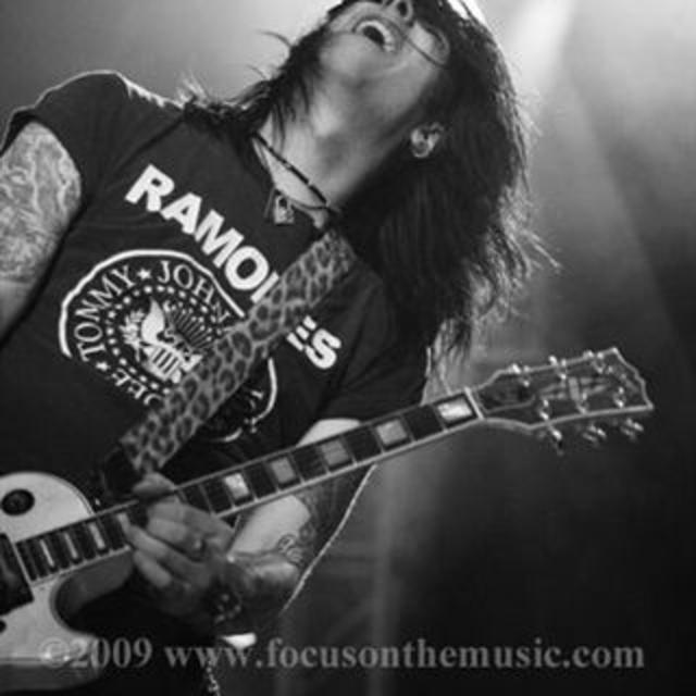 Interview with Todd Kerns of the Sin City Sinners - podcast episode cover