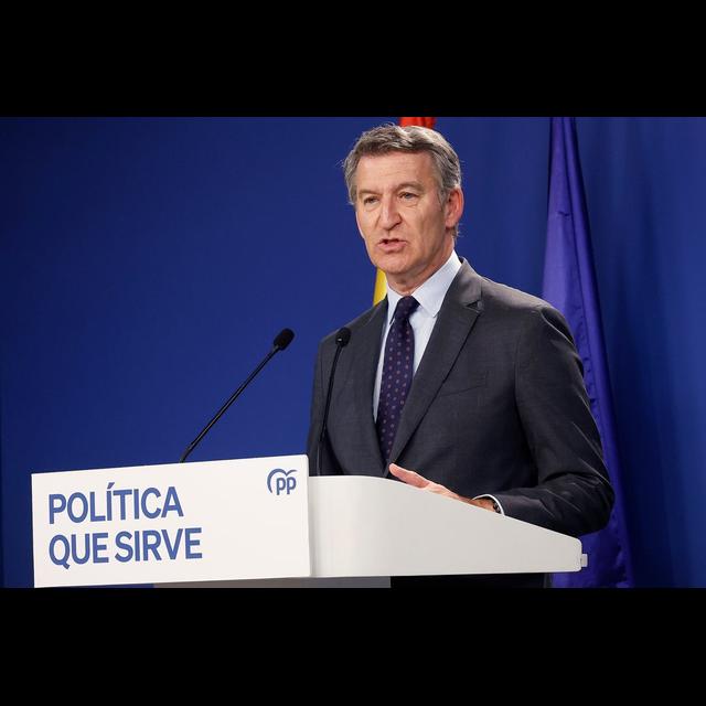 Tertulia: La invitación de Feijóo a una moción de censura - podcast episode cover