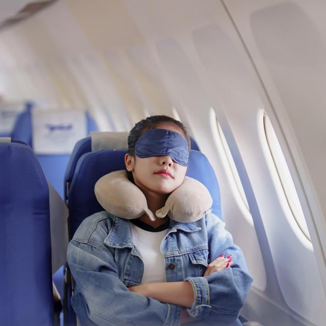 725: Travel Smarter: The Science Behind Beating Jet Lag - podcast episode cover