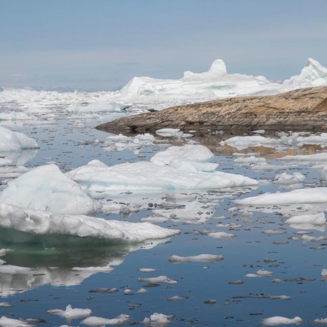 Cosmic Queries – Predicting Earth’s Climate Future with Kate Marvel, PhD - podcast episode cover