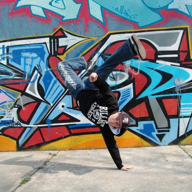 Le breakdance en compétition lors du « Battle Unity » - podcast episode cover