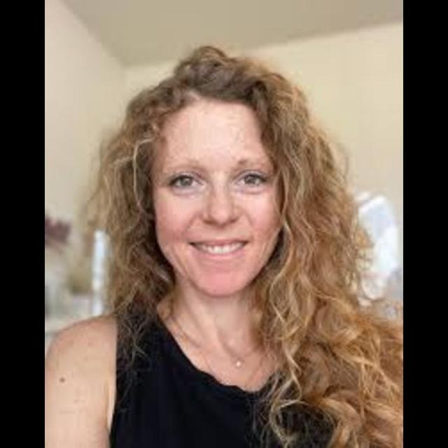 From Trauma to Transformation: Breaking Free of Emotional Eating Cycles - podcast episode cover