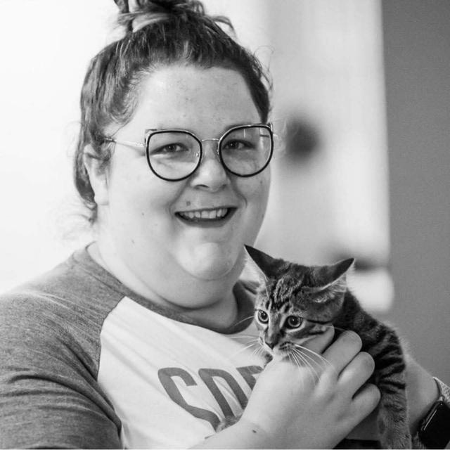 Chat & Chuckle with Jeanette Davis of Feline Rescue Association and Silver Whiskers Animal Rescue - podcast episode cover