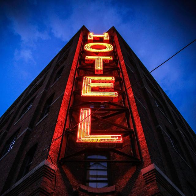 4.4 Geoff Cooper - Room 304 - podcast episode cover