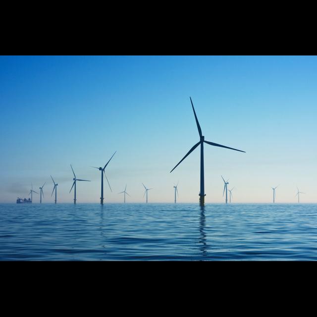 CE114 Shell: Vom Öl zu den Erneuerbaren Energien - podcast episode cover