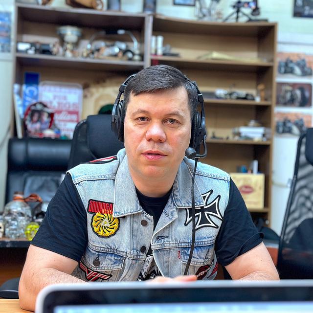Лидер группы AMALGAMA, Влад Ивойлов дал интервью МОТОРАДИО. - podcast episode cover