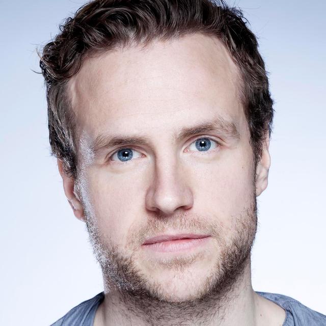 S4 Ep 6: Rafe Spall - podcast episode cover