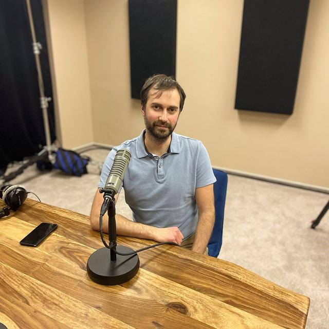 74: Dlouhé roky vývoje a přesčasů automaticky neznamená, že víc umíte / Michal Šik, Java Developer - podcast episode cover