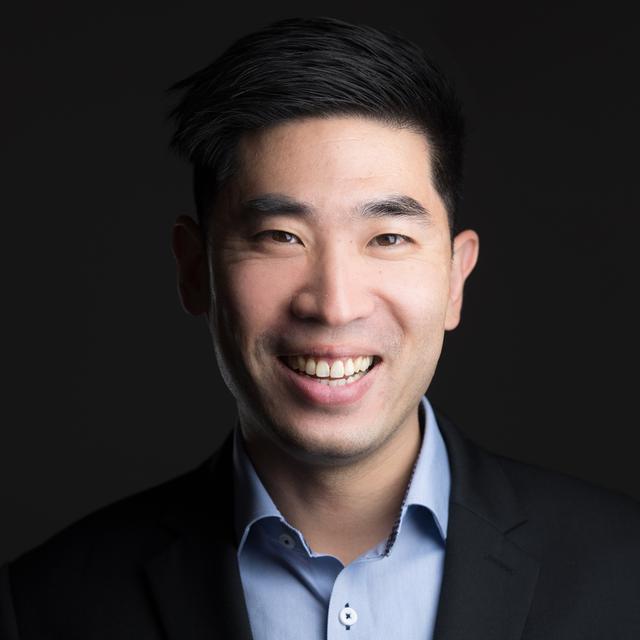 111. Bob Liu's Journey into the Tech World - podcast episode cover