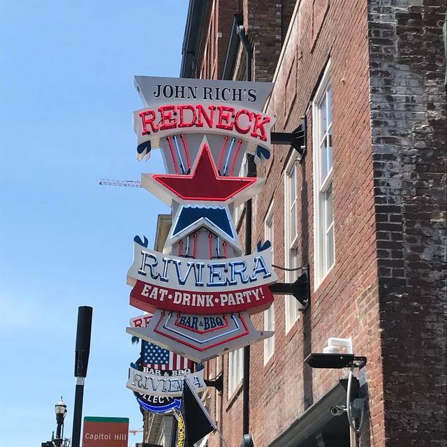 SWEEPING THE COUNTRY, Jimmy hangs with Kevin Costner & what's happening to Nashville? - podcast episode cover