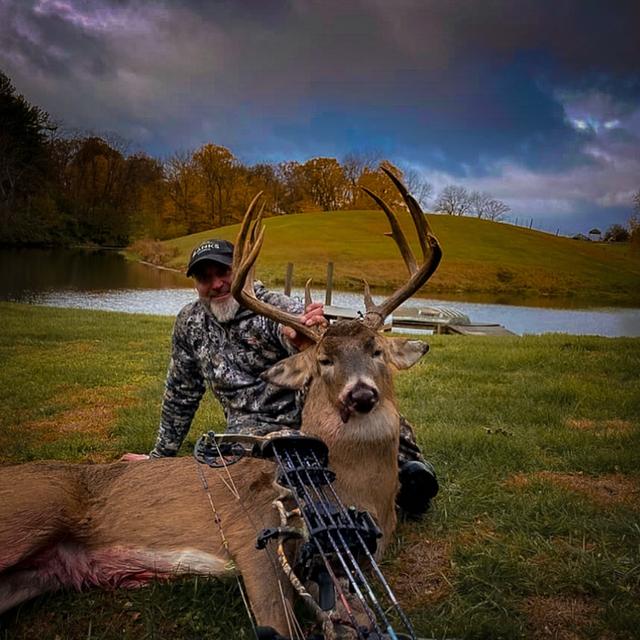 #352 - When To Be Aggressive On A Hunt and Mature Buck Behavior with Brent Davis - podcast episode cover