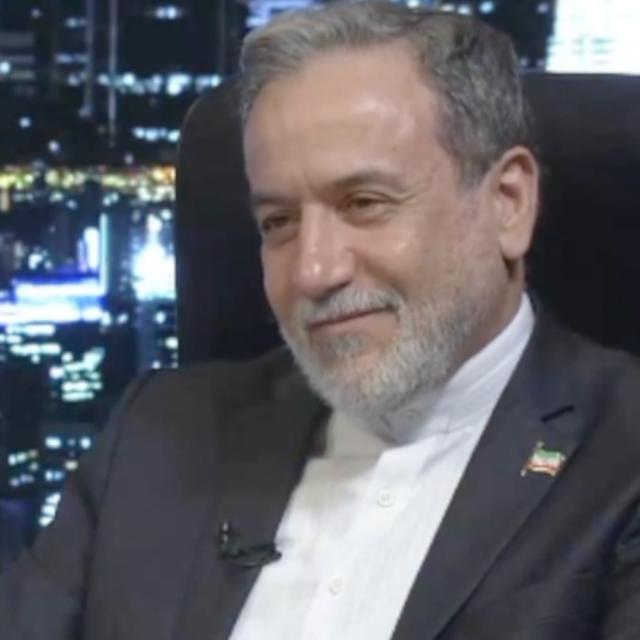 نخستین گفتگوی عباس عراقچی وزیر امور خارجه پس از جنگ ۱۲ روزه / از جنگ و مذاکره تا تعلیق فعالیت آژانس انرژی هسته‌ای - podcast episode cover