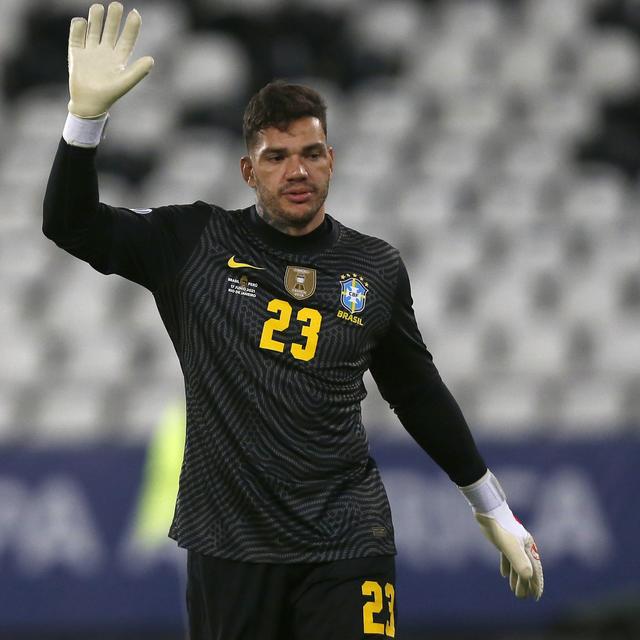 6ª Estrela #61 - A goleada sobre o Peru, a disputa Ederson x Alisson e a caótica seleção olímpica - podcast episode cover