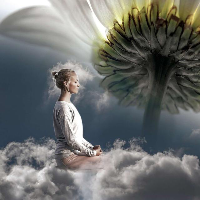 Here’s What 10 Minutes Of Meditating Does To Your Brain - podcast episode cover