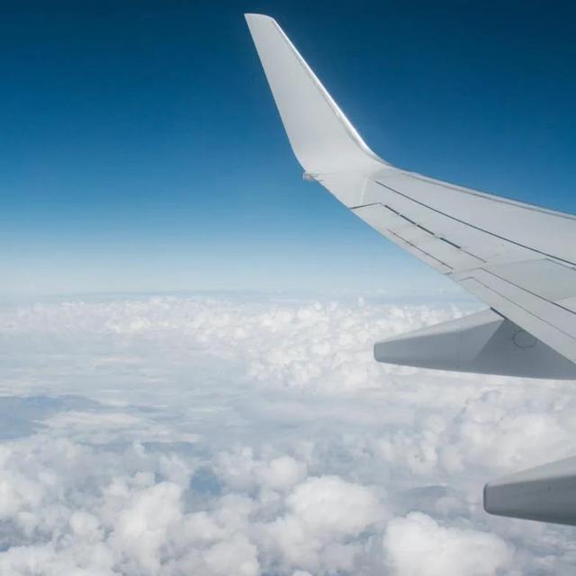 620: Tips to Avoid Jet Lag - podcast episode cover