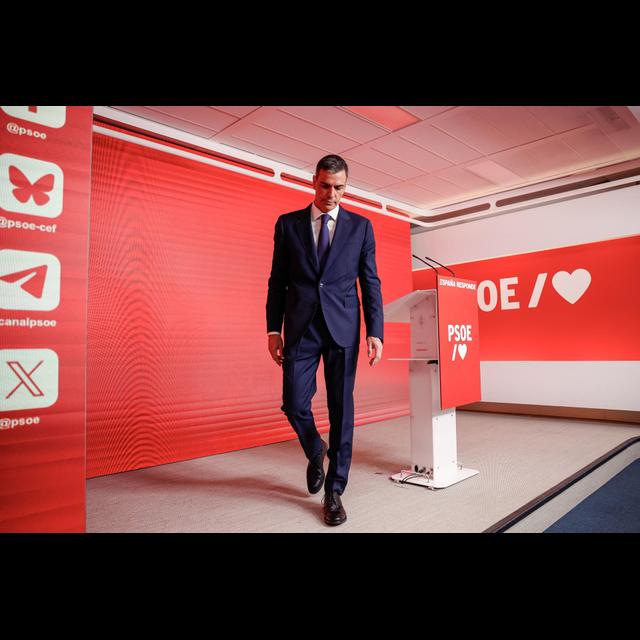 Tertulia: La dirección de Pedro Sánchez al frente del PSOE se tambalea - podcast episode cover