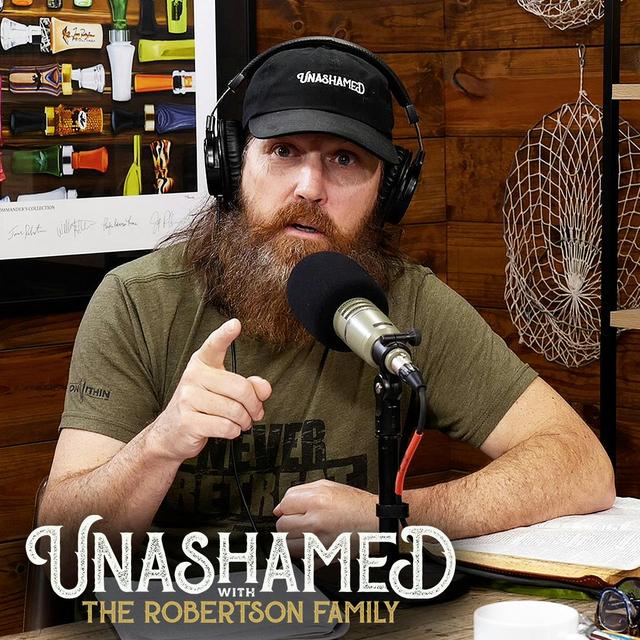Ep 864 | Jase Emotionally Invests in a Sidewalk Drama & Why God Doesn’t Show Favoritism - podcast episode cover
