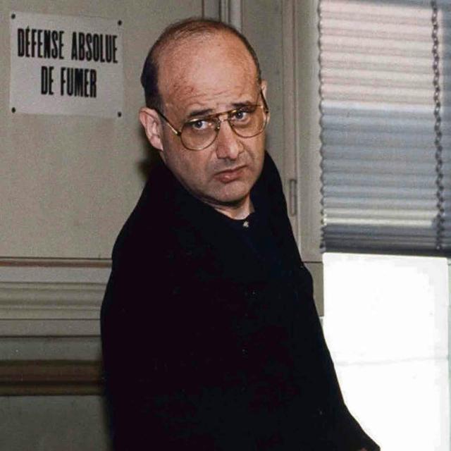 La double vie du docteur Romand : une vie de mensonge - podcast episode cover