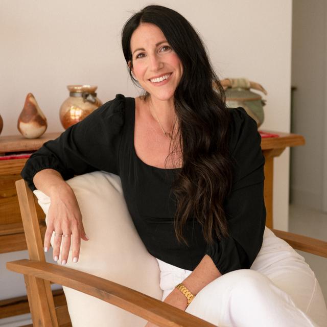 123 - Social Networking for Female Founders with Inbal Claudio, Founder of Like Minded Collective - podcast episode cover