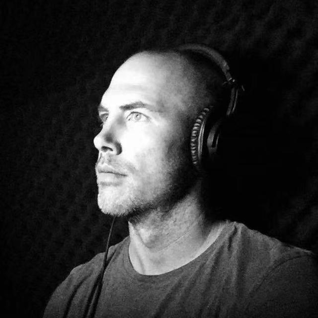 New World Voices With Adam McWrither, Managing Director at Maxxelli, a Global Mobility and Destination Service Provider - podcast episode cover