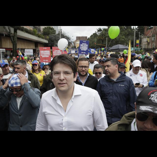 Las hipótesis del atentado contra Miguel Uribe: "A todos les interesa el caos" - podcast episode cover