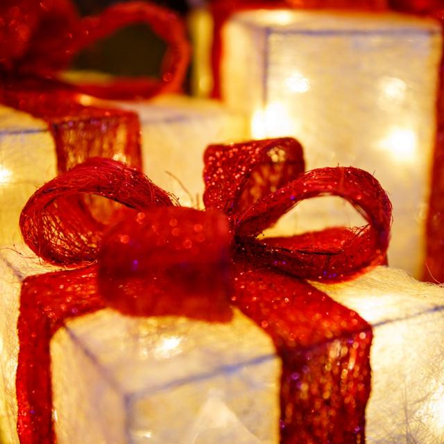 Top 50 High Yielding Dividend Aristocrat Stocks to put under your Christmas tree - podcast episode cover