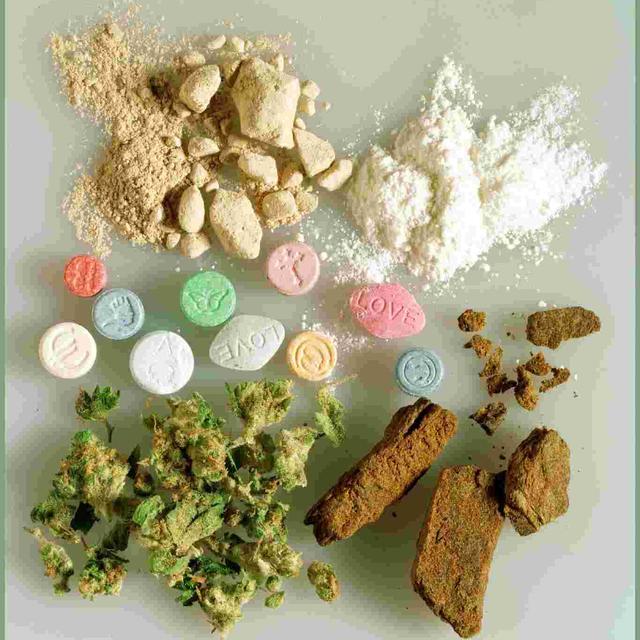 Do we need drugs to have fun? - podcast episode cover