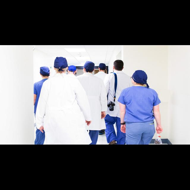 S01E07 - Trust me, I'm a doctor - podcast episode cover