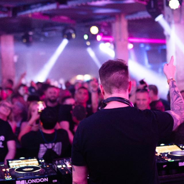 Simon Patterson - Live From VII E1 London - podcast episode cover