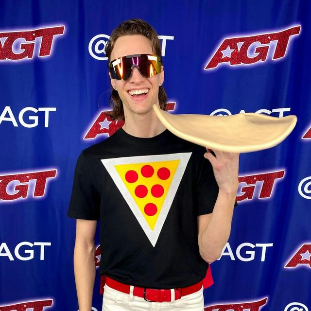 Pizza Acrobat Nick Diesslin - podcast episode cover