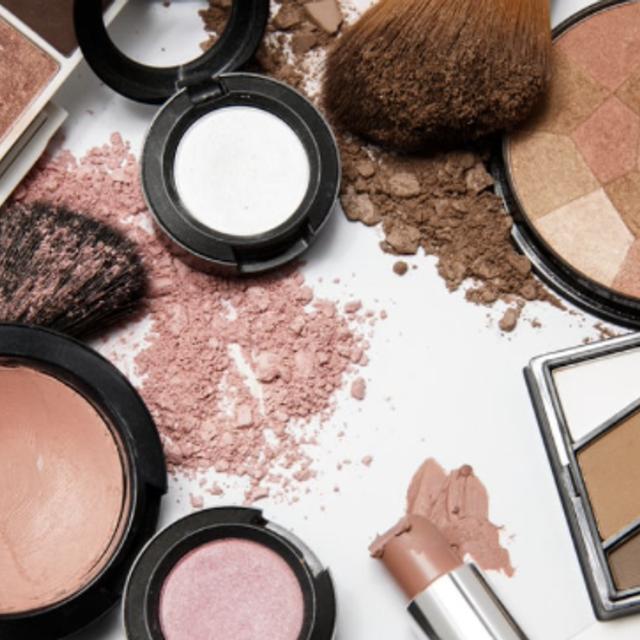 563: Skin Deep: How Much Bacteria Are We Growing in our Makeup? - podcast episode cover