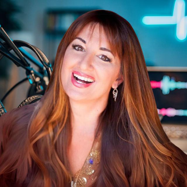 Descript’s Podcast Revolution: Why Top Voices Are Switching - podcast episode cover