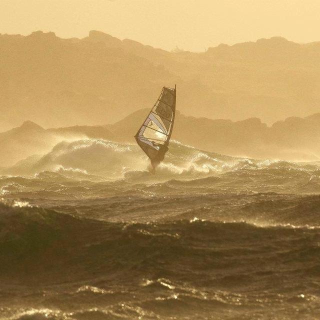 Niche Talk | Windsurfing with Sivert Hovda - podcast episode cover