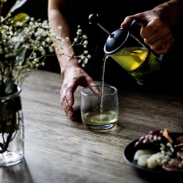 609: Green Tea: A Skincare Powerhouse Ingredient - podcast episode cover